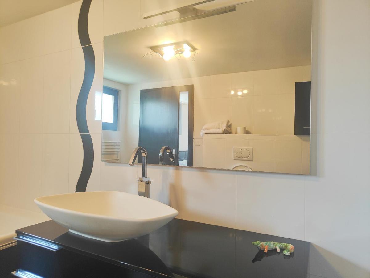 La Lapia Apartment Monthey Luaran gambar